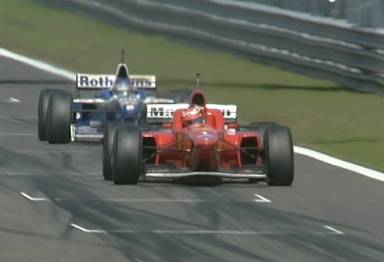 Villeneuve ezen a napon olyat csinált Schumacherrel, amit csak nagyon kevesen (videó)