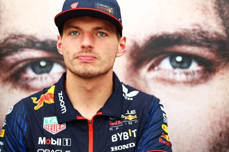 Verstappentől megtagadták, hogy Mercedest vezessen