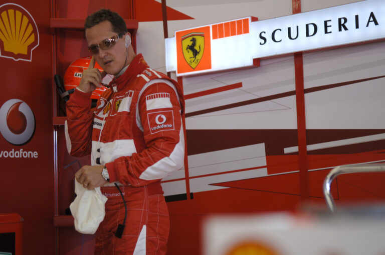 Olyan személy látogathatja Michael Schumachert, akire aligha sokan tippeltek volna