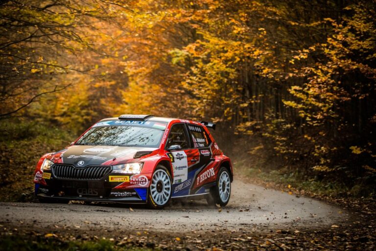 Mikkelsen oktatást tartott Nyíregyházán a Topp-Cars Skodájával – Rally Hungary 2020 (videó)