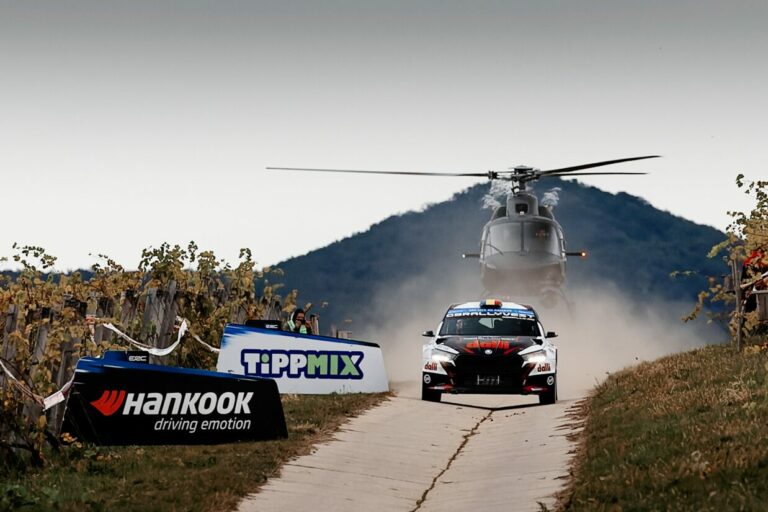 Elképesztő felvételeken a Rally Hungary vagány helikopterese (videó)