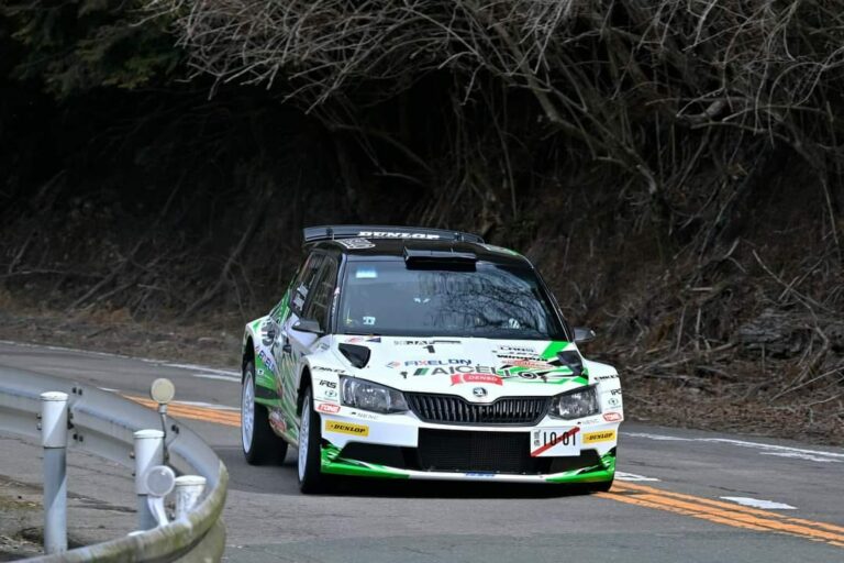 Kovalainen szoros küzdelemben győzte le a Rally2-es Toyotával induló Katsuta édesapját Japánban