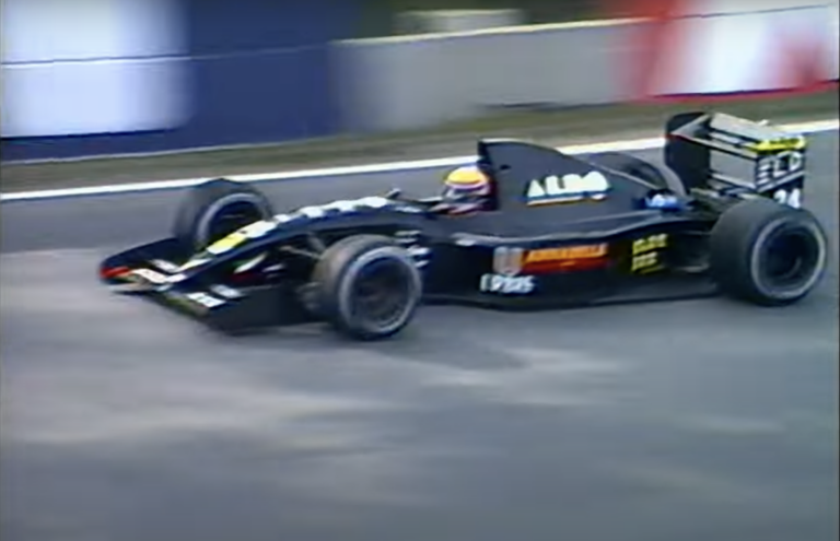 Mint disznó a jégen – ennyire volt tragikus látvány minden idők legrosszabb F1-es csapata (videó)