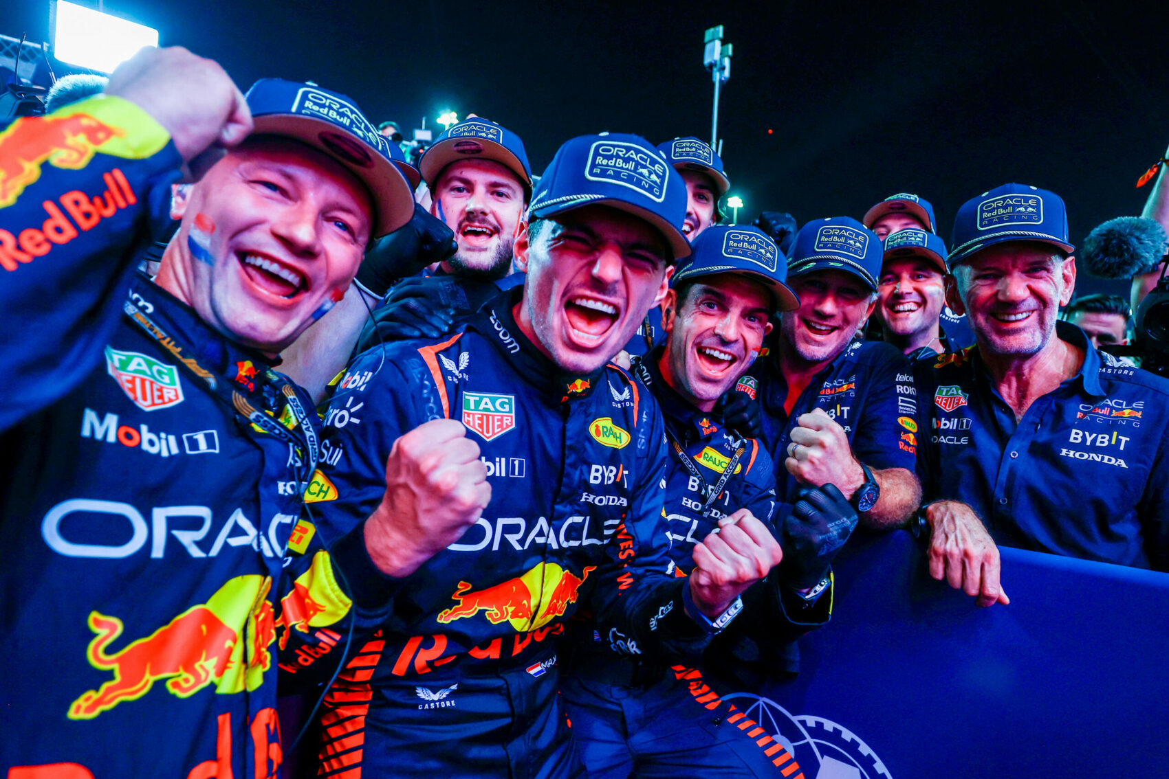 Red Bull, Katari Nagydíj, ünneplés, csapatfotó, Max Verstappen