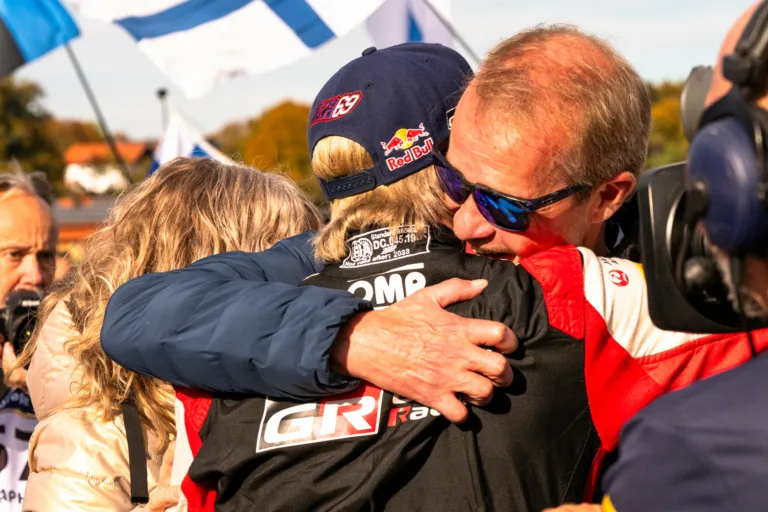 Kalle Rovanpera és Jonne Halttunen ismét a világ tetején – Közép-Európa Rally videós összefoglaló