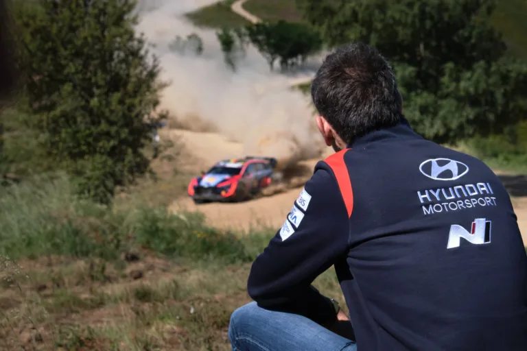 Ki a WRC Bernie Ecclestonja? – Abiteboul bírálta a WRC vezetőségét