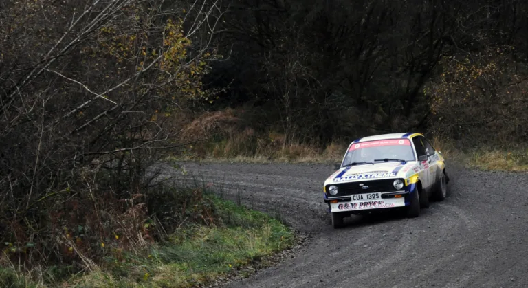 Pryce vezet Solberg előtt a leghosszabb historic versenyen