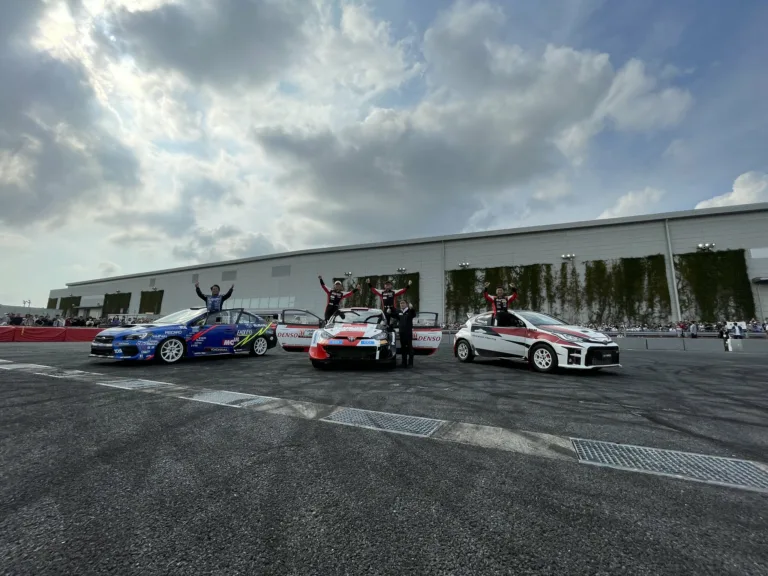 Látványos show-t tartottak a Japán Rally előtt (videó)