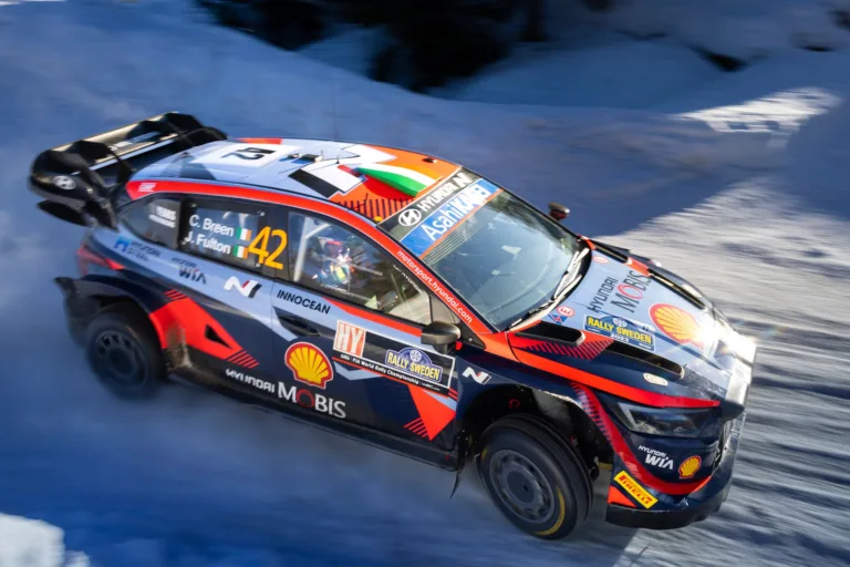 Fantasztikus tisztelgés Craig Breen előtt a 18 szakaszból álló Svéd Rallyn