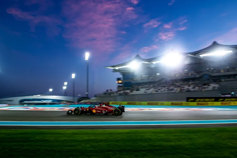 Hiába dőltek el a világbajnoki címek, így is milliókról dönt majd az F1-es szezonzáró Abu-Dzabiban
