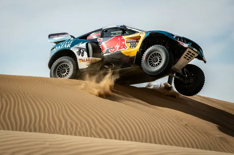 Al-Attyiah a Prodrive Hunterrel is gyors, nyert a Dubai International Baján