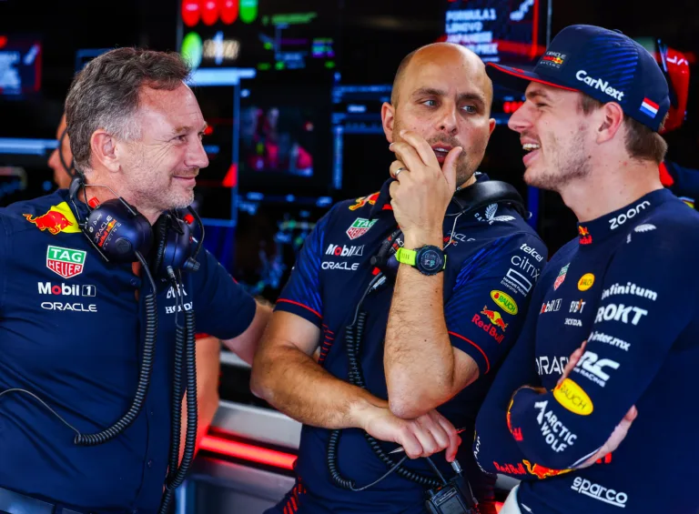 Átszervezéseket hajtott végre a Red Bull F1-es csapata, Verstappen mérnöke is érintett