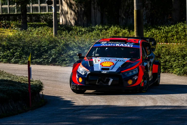 Sordo még nem vonul vissza, Fourmaux és Mikkelsen is a Hyundai célkeresztjében