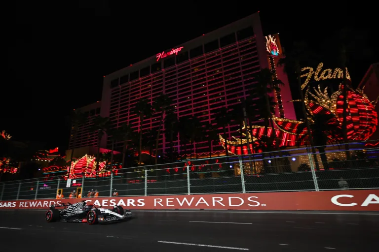 Könnyfakasztóan sok pénzre perlik a nézők a Las Vegas-i F1-es nagydíjat a hatalmas blamáért