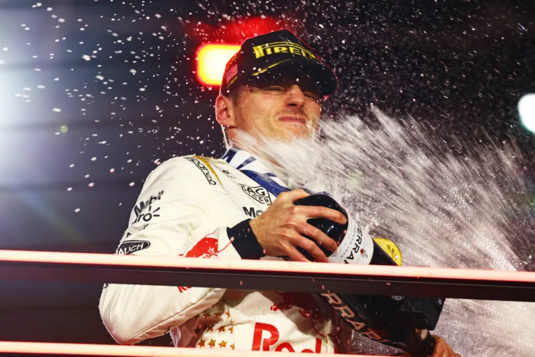 A Red Bull a Mercedes, Verstappen saját és Jim Clark rekordját döntötte meg Las Vegasban