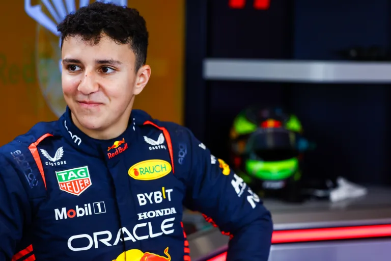 Verstappen, Hamilton és Alonso is hiányzott az abu-dzabi nyitányról; a Mercedes volt a leggyorsabb