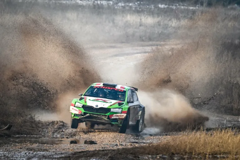 Klausz Kristóf nagy csatában, harmadszor nyert a Mikulás Rallyn