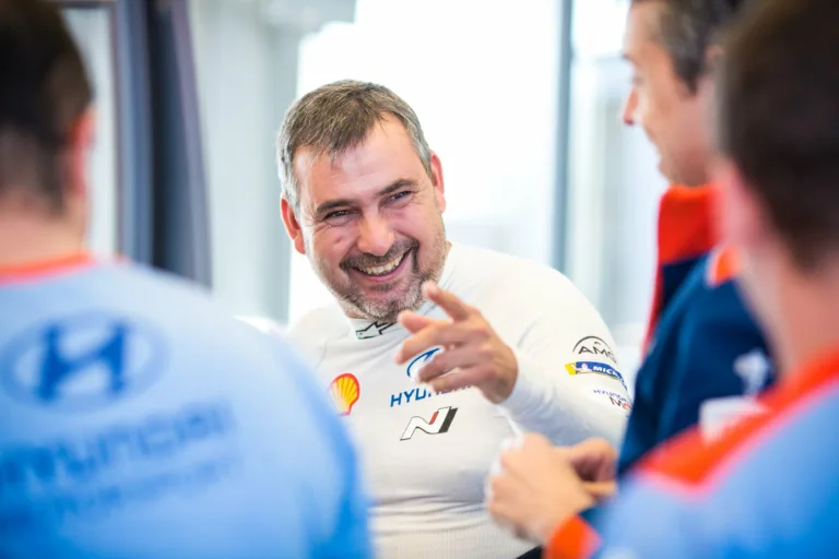 Daniel Elena fiatal versenyzőknek segít 2024-ben