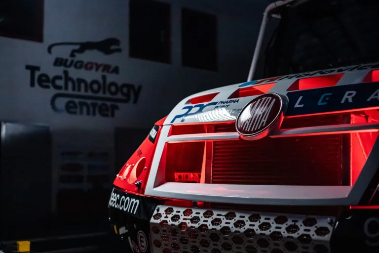 A Buggyra Racing saját elképzelései szerint fejlesztette tovább a Tatra versenykamiont a Dakarra