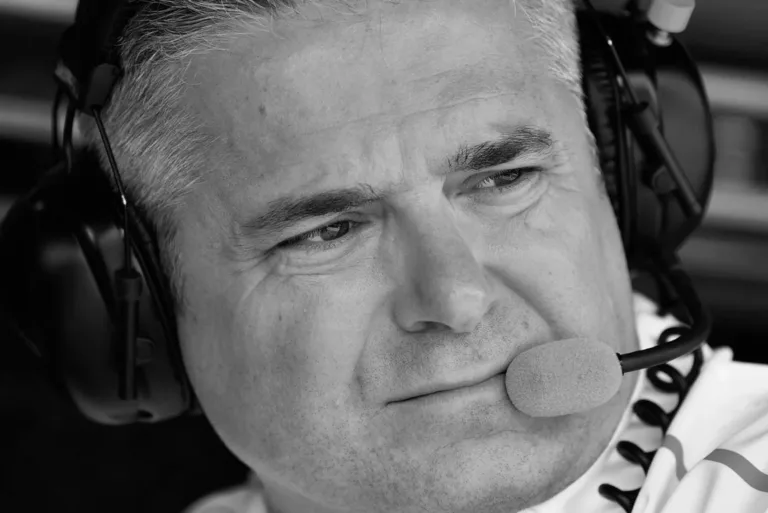 Versenyzés közben kapott szívrohamot, meghalt a McLaren tanácsadója