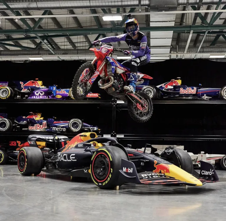 Februárban Budapestre jön a Verstappen Red Bullját átugrató motoros sztár is