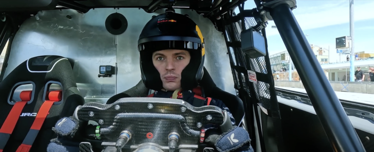 Verstappen szeme is kikerekedett, amikor beröffent alatta a 800 lóerős SUV (videó)