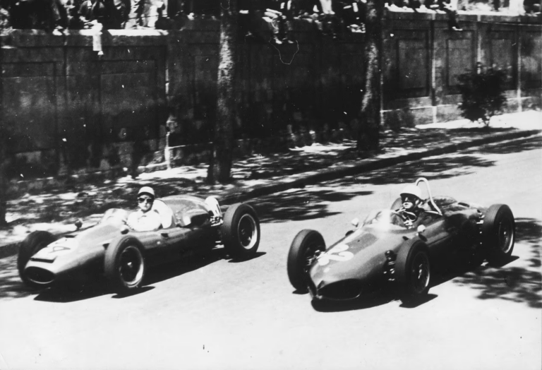 Több mint 70 év alatt sem sikerült senkinek, ami a Ferrari karácsonykor született F1-es pilótájának