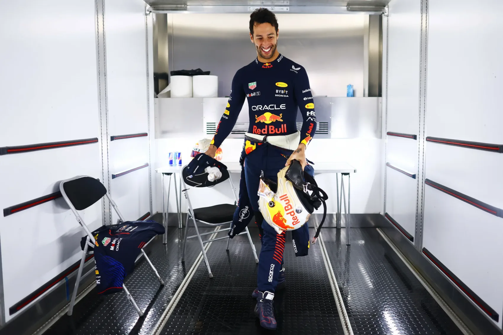Daniel Ricciardo, Red Bull, Silverstone, Pirelli teszt