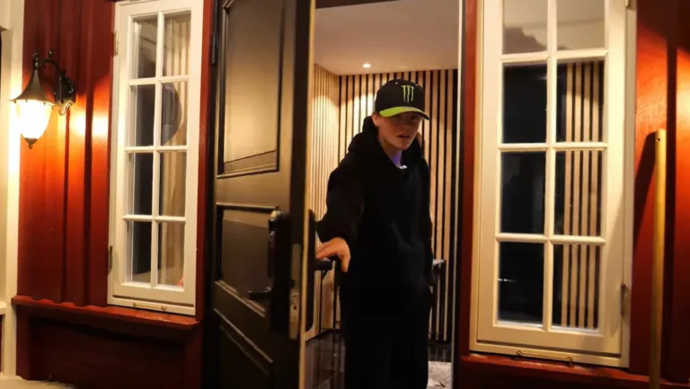 A lakását is megmutatta Oliver Solberg – érdekes részleteket is felfedett