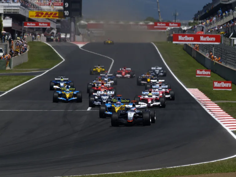 Tényleg visszatérhet a V8-as motor a Forma–1-be? – „Az érdekek egybeesnek”