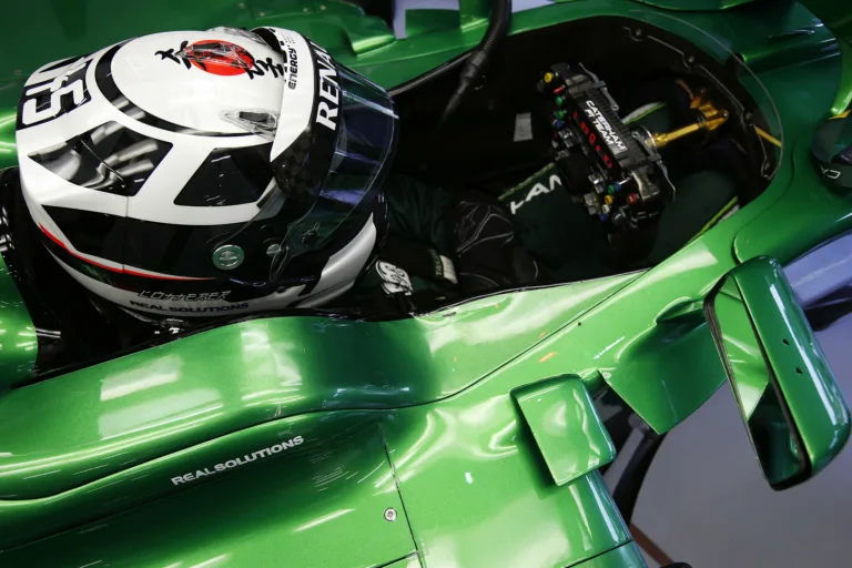 A világ legolcsóbb fizetős pilótája Indy 500-győztest vert, majd inkább hátat fordított az F1-nek