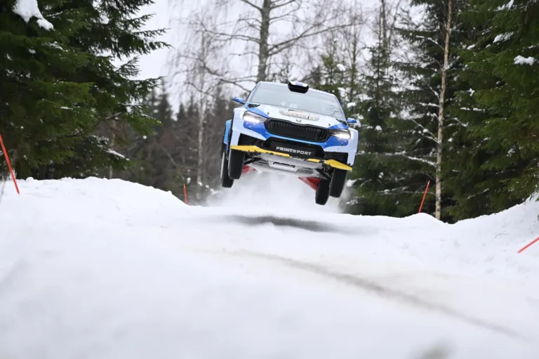A WRC3 bajnoka igazolta a papírformát, simán nyerte a finn szezonnyitót