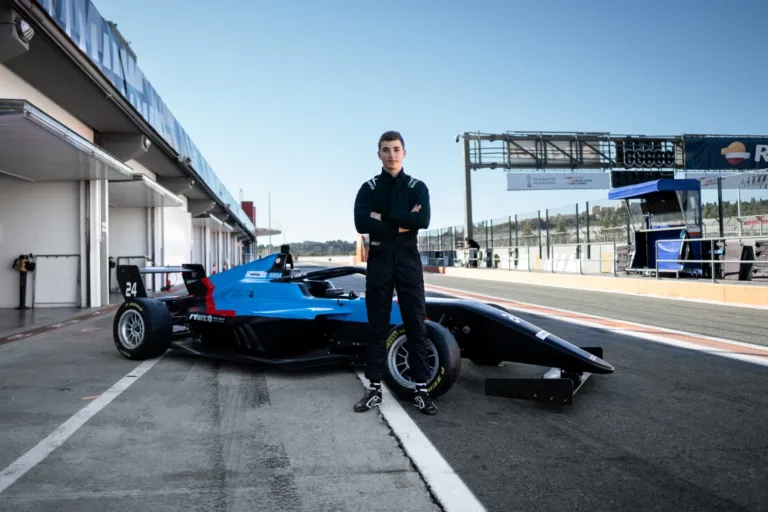 A Forma–4-ben folytatja Hideg Ádám, rögtön két bajnokságban is indul