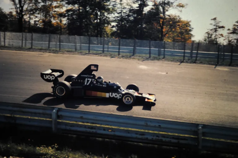 Élete első pole-ja után részt sem vehetett a futamon, és még nem volt vége a pilóta pechsorozatának