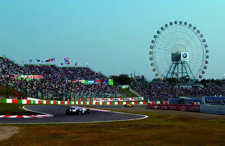 Barcelona után igazi legendás helyszín is veszélyben – teljesen kiheréli magát az F1?