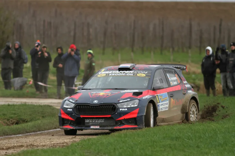 Jos Verstappen szakaszokat nyert, de nem tudott dobogóra állni a nagyon szoros belga szezonnyitón