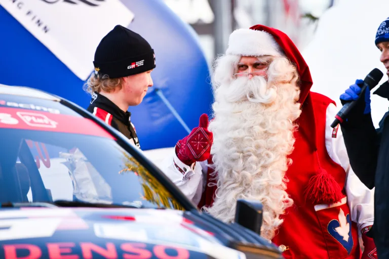 Hatalmas csata Rovanpera és Evans mögött a Lappföld Rallyn