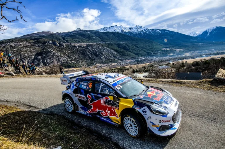 A tanulás lesz az M-Sport versenyzőinek célja a Svéd Rallyn