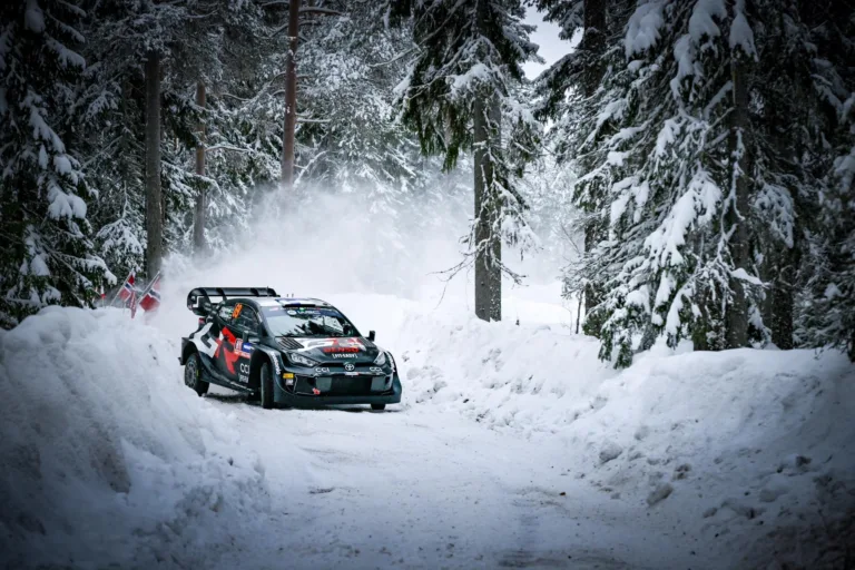 Hármas Toyota vezetés a Svéd Rallyn