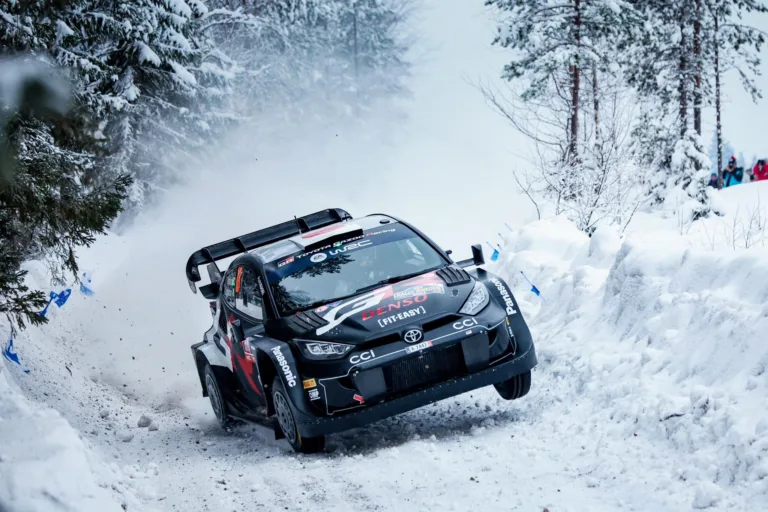 Katsuta vezeti a Svéd Rallyt a drámai péntek délelőtti szakaszok után