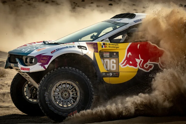 Nasser Al-Attyiah legyőzte a Toyotákat az ADDC első napján