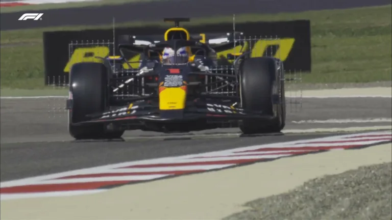 Elkezdődött! – pályán az F1-es mezőny, a Red Bull mégsem teljesen olyan, mint vártuk (fotók)