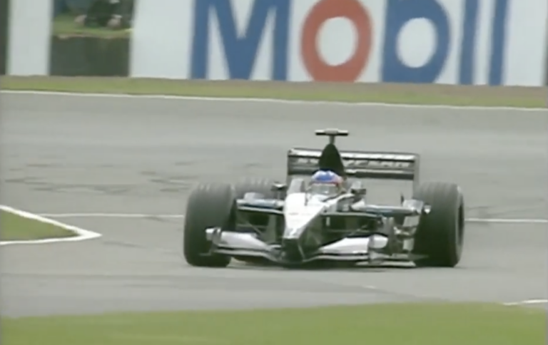 Öröm nézni, ahogy Alonso megzabolázta a 2001-es Minardit (videó)