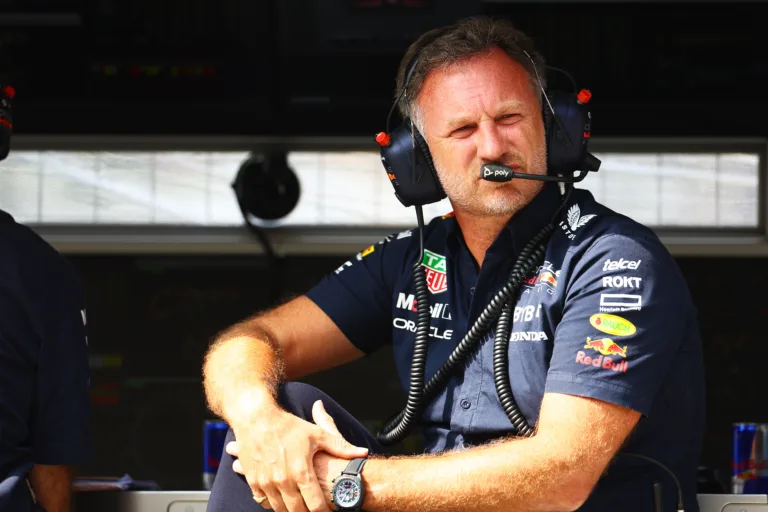 Christian Horner az új Red Bull titkos tesztjén tűnt fel, az autóbemutatón is ott lehet