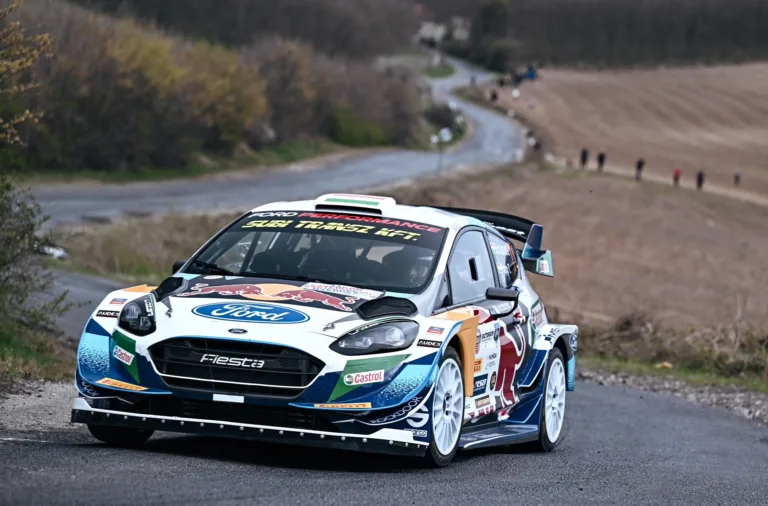 Elrajtolt a hazai rallyszezon! Ifj. Érdi, Ollé és Schubert vezet az Esztergom-Nyerges Rally első napja után