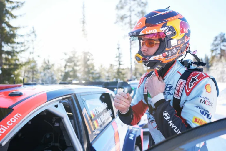 Neuville ismét az esetleges visszavonulását vetette fel