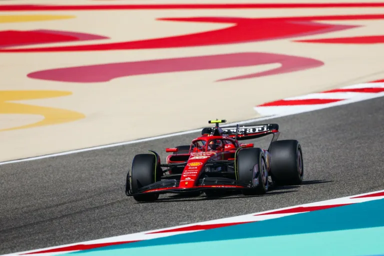 A Ferrari ugrott az élre az időmérő előtt, a Red Bull programja mindenkiétől eltért