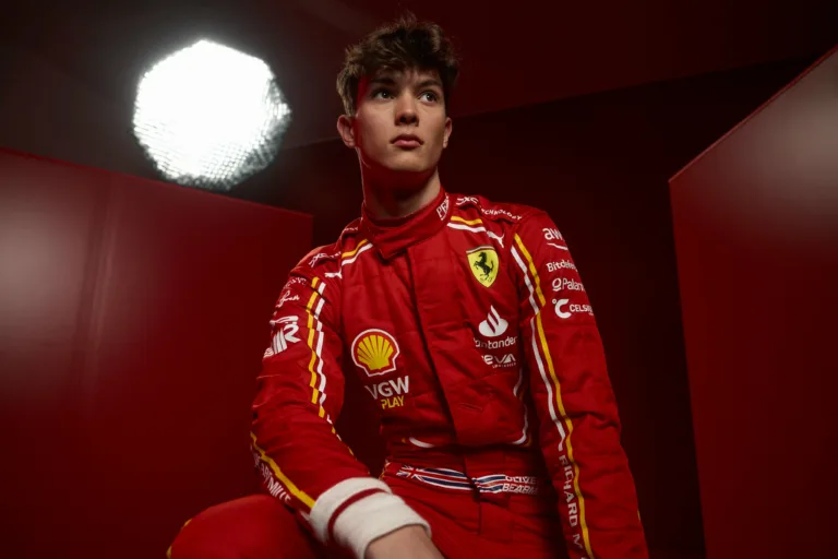 Ferrari-rekordot dönt az F1-ben most debütáló 18 éves tinédzser