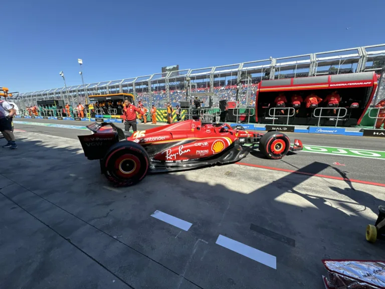 Ezúttal Leclerc nyomta le Verstappent Melbourne-ben; Hamilton csak szenvedett