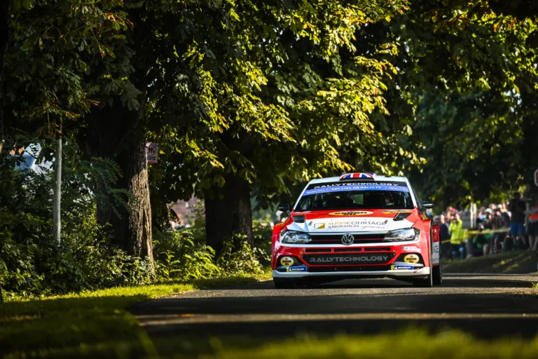 40 Rally2-es autó a Brit Rally Bajnokság szezonnyitóján